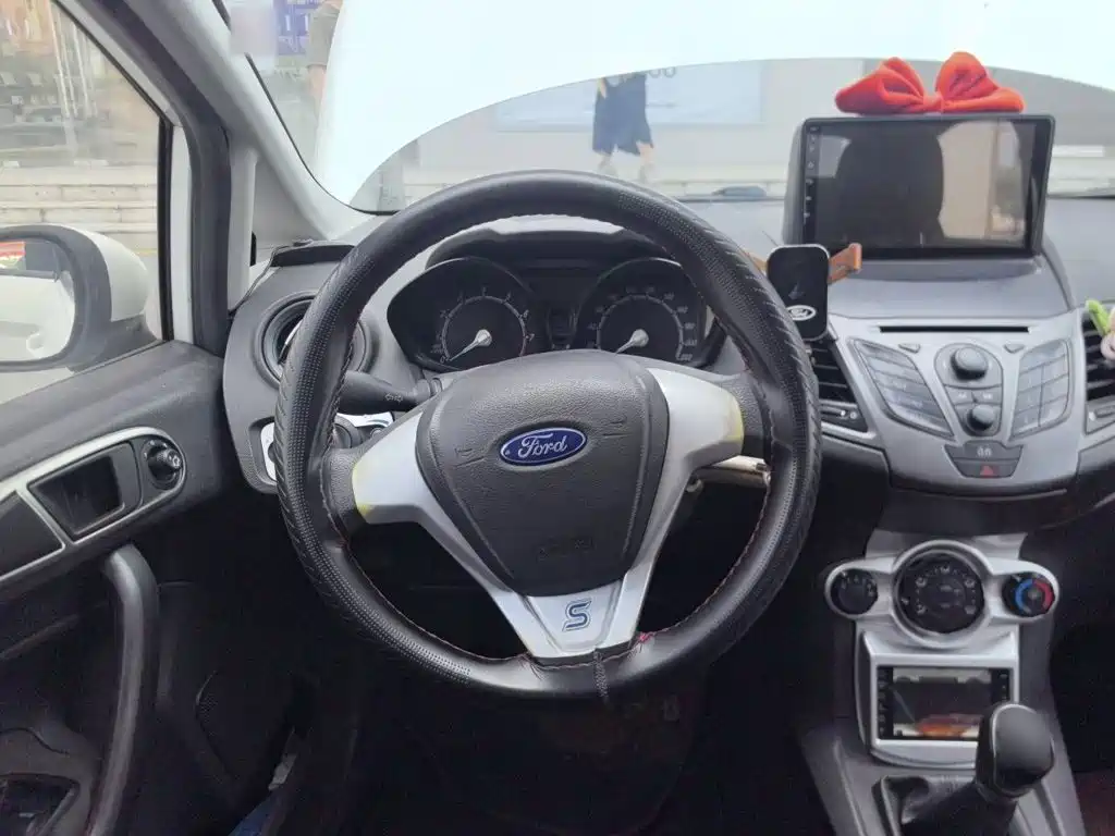 Ford Fiesta — миниатюра 11