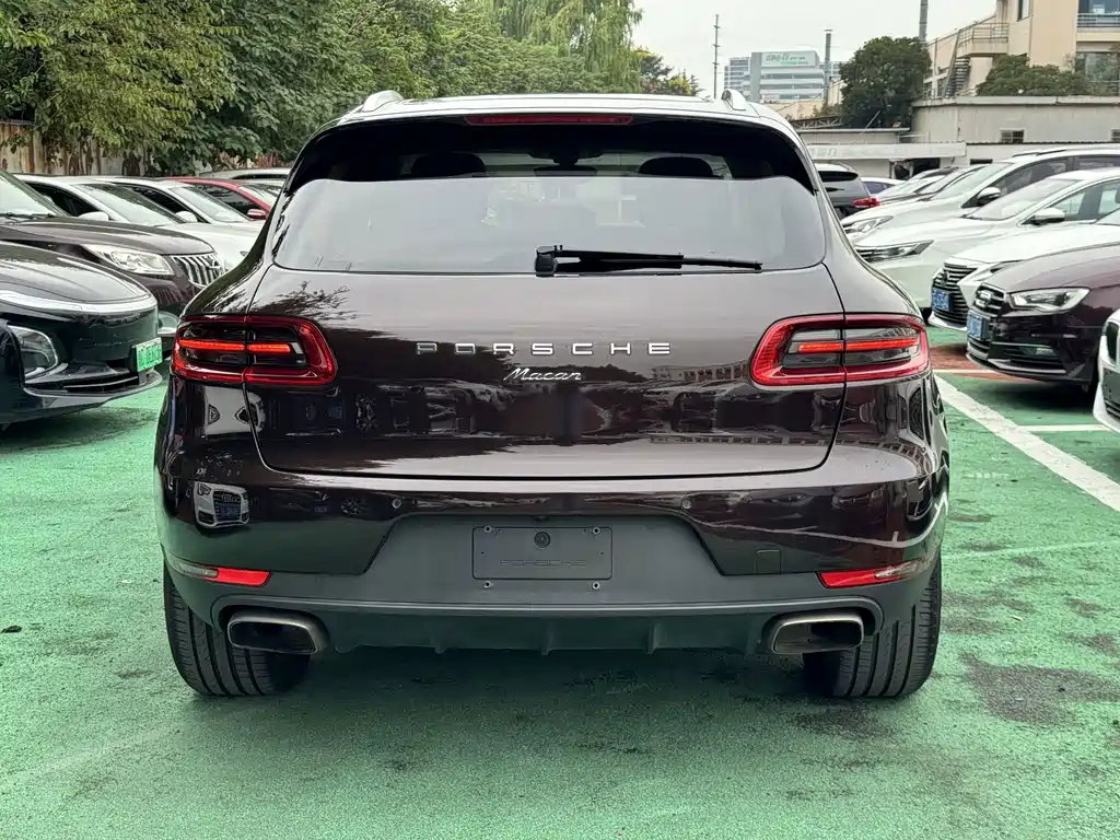 Porsche Macan — миниатюра 7