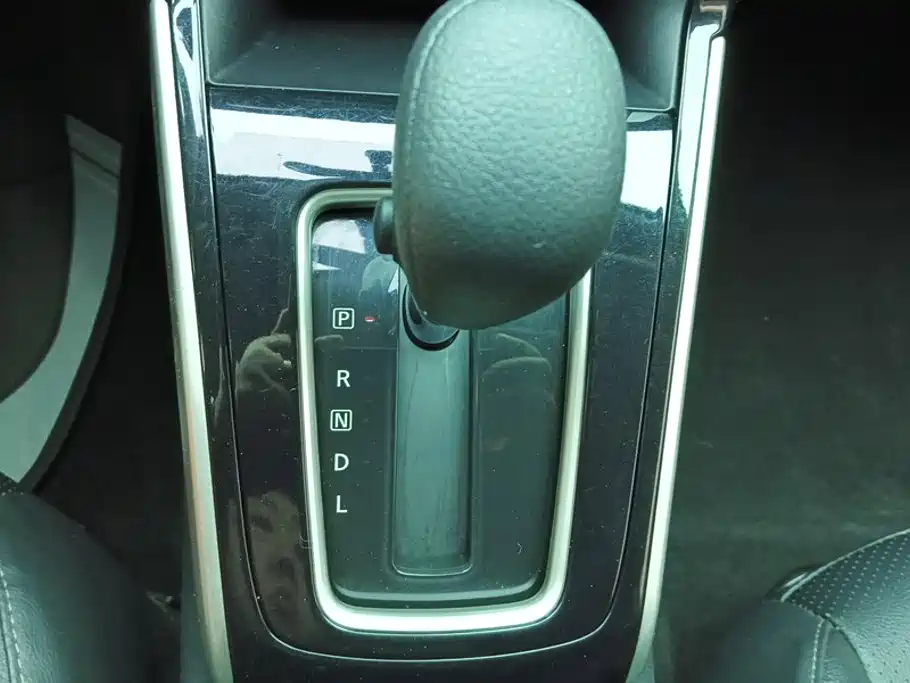 Nissan Sylphy Facelift Classic 1.6XL CVT Luxury Edition, фото 16