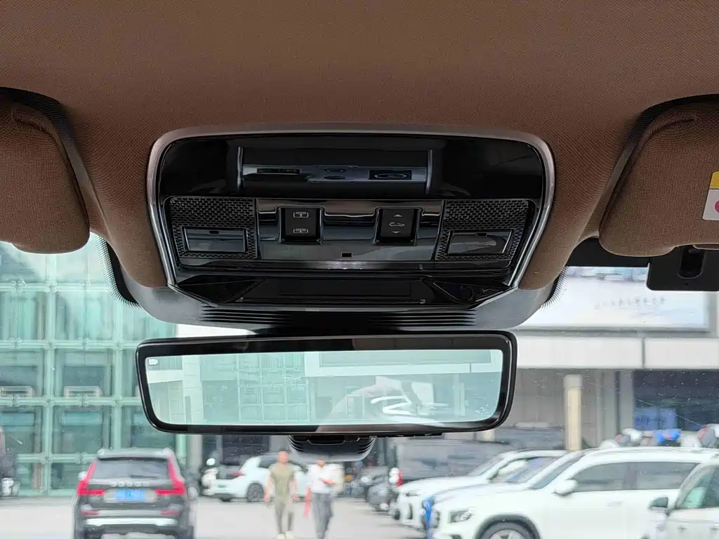 Land Rover Range Rover — миниатюра 9