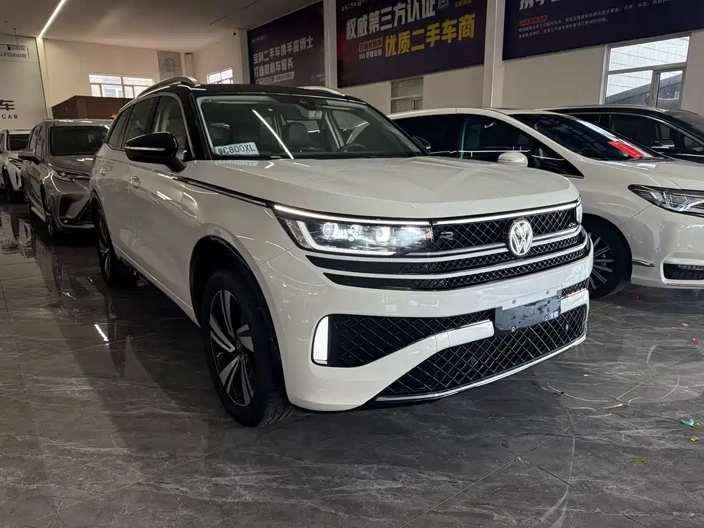 Volkswagen Tavendor 2023 380TSI R-Line