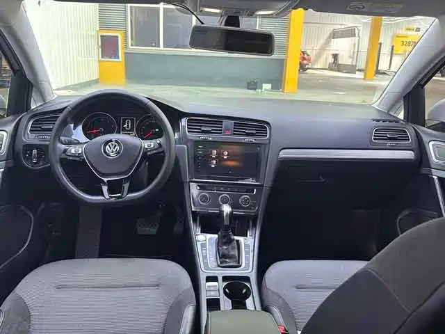 Volkswagen Golf — миниатюра 12