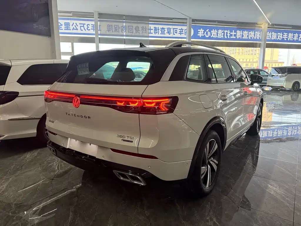 Volkswagen Tavendor 2023 380TSI R-Line