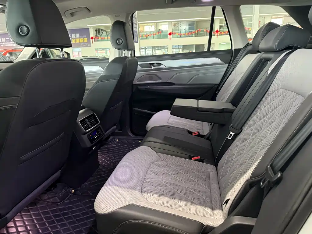Volkswagen Tavendor 2023 380TSI R-Line