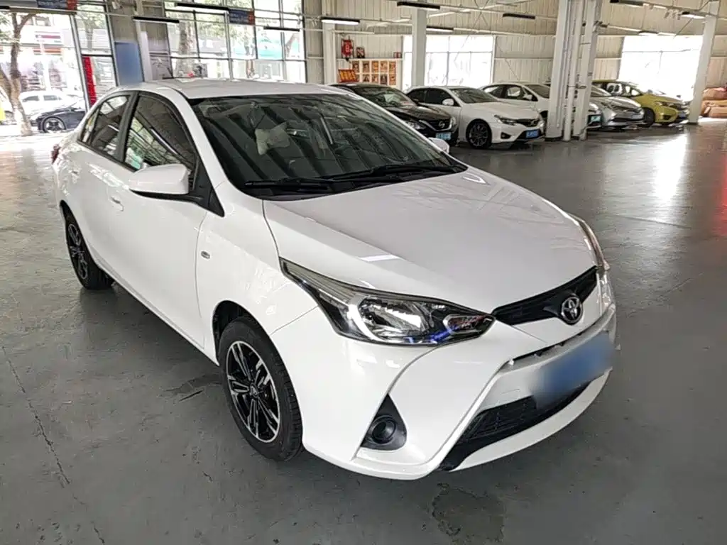 Toyota Yaris L — миниатюра 4