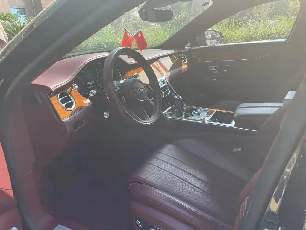 Bentley Flying Spur — миниатюра 8