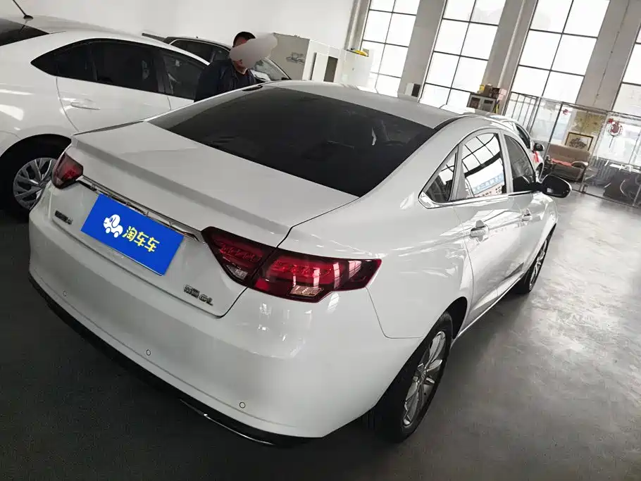 Geely Emgrand GL — миниатюра 3