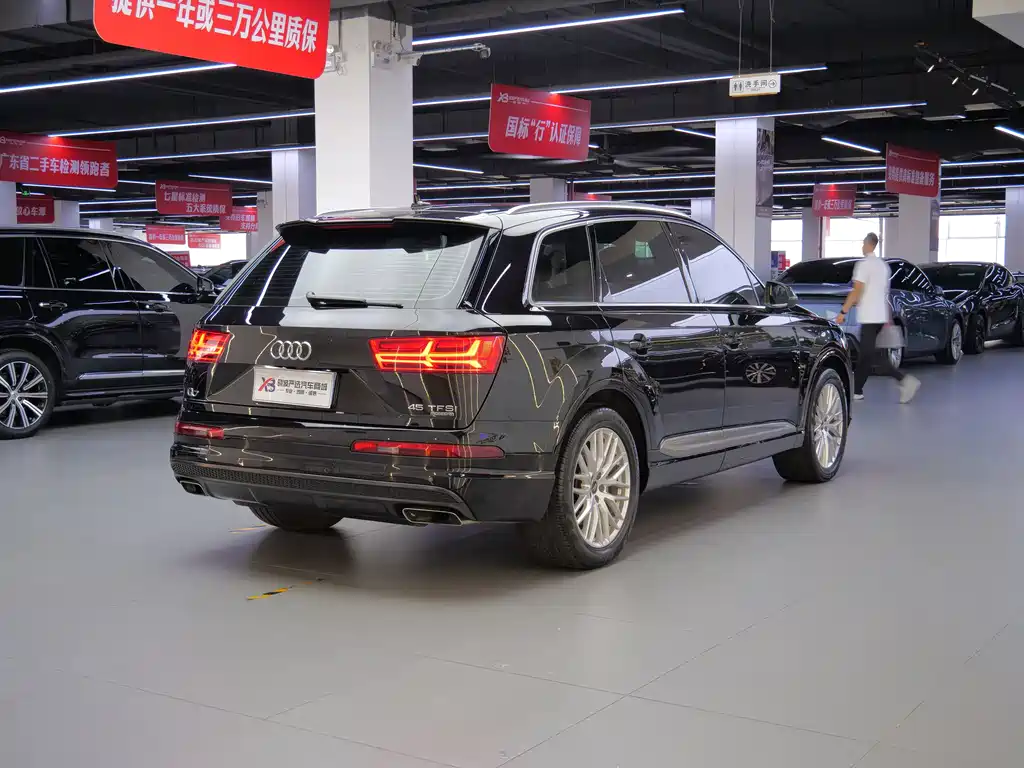 Audi Q7 — миниатюра 9