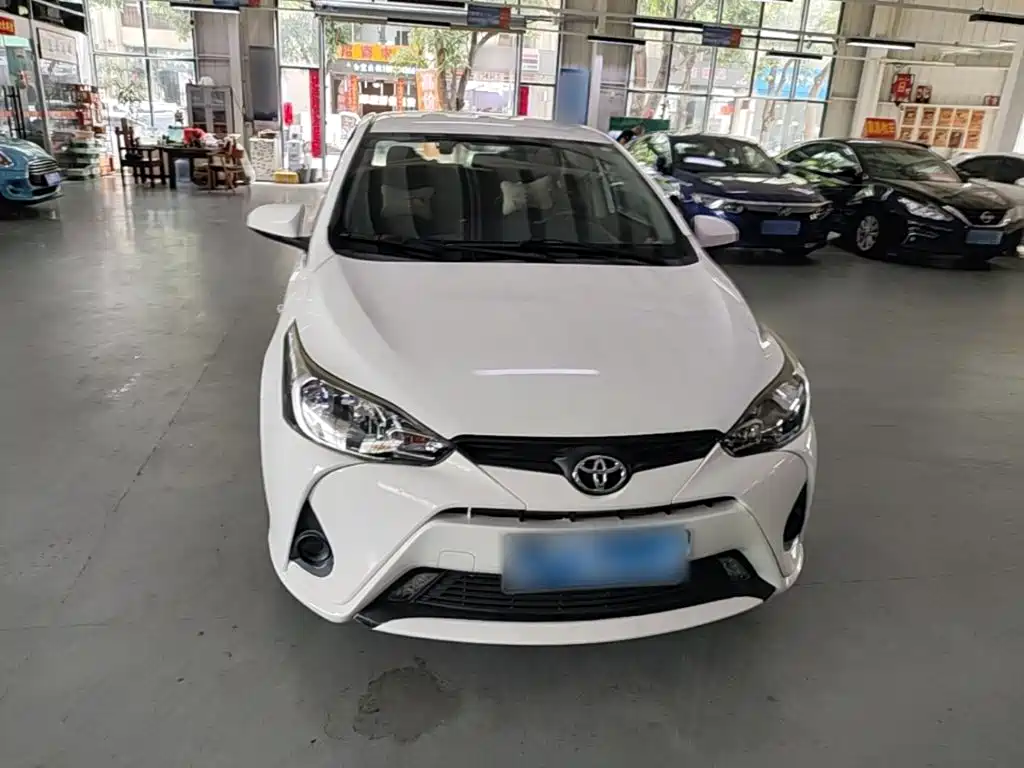 Toyota Yaris L — миниатюра 3