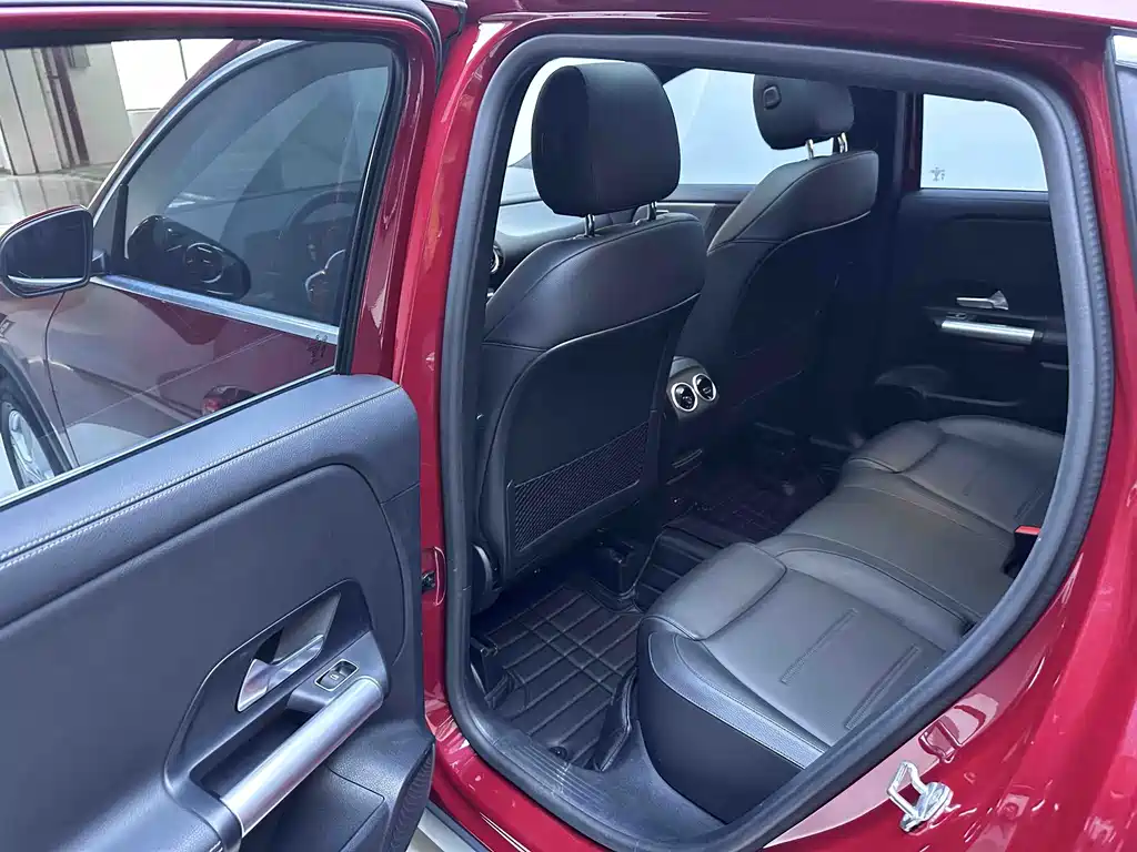 Mercedes-Benz GLA — миниатюра 9