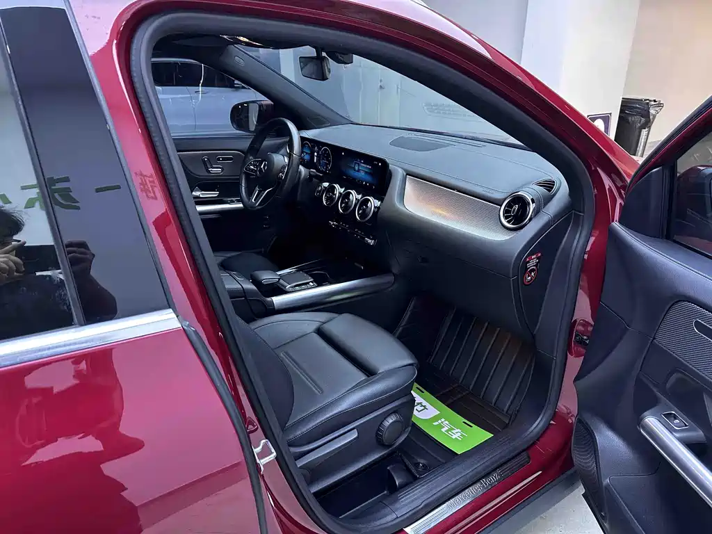 Mercedes-Benz GLA — миниатюра 10