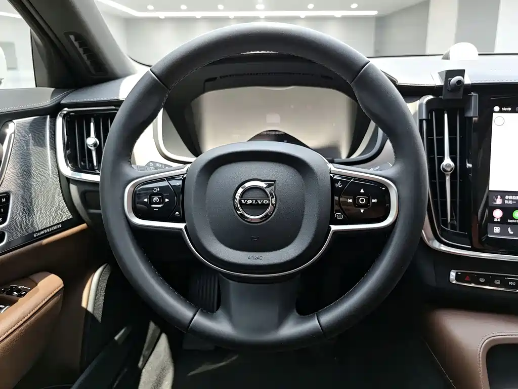 Volvo S90 — миниатюра 13
