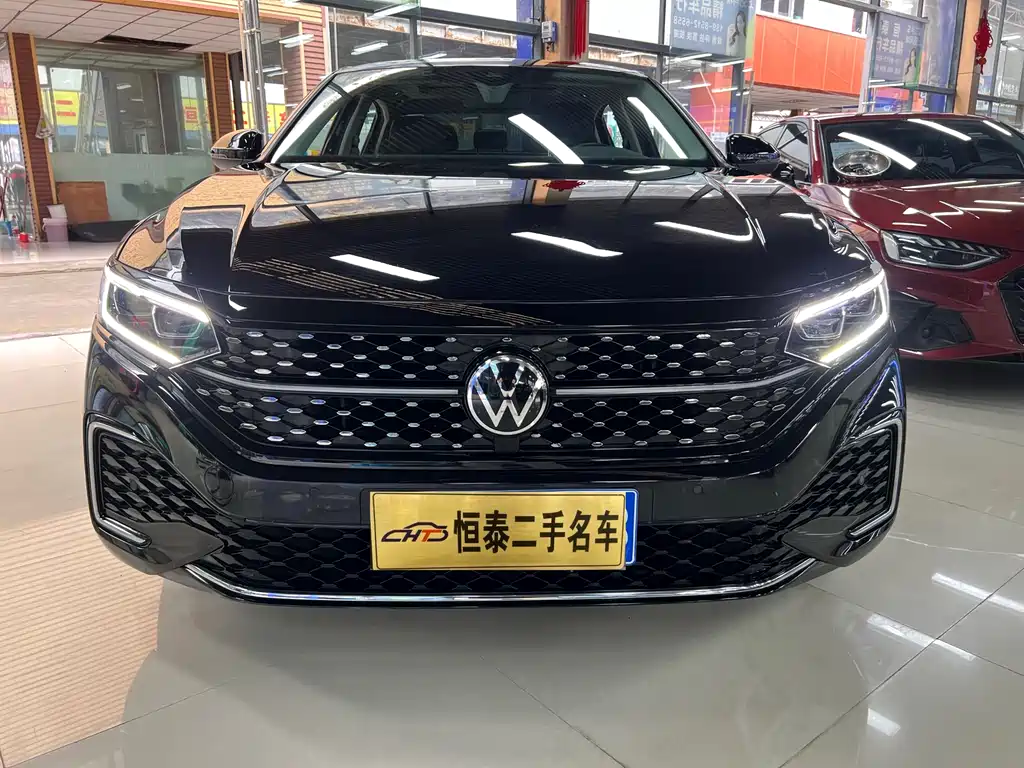 Volkswagen Passat 2022 330TSI Luxury