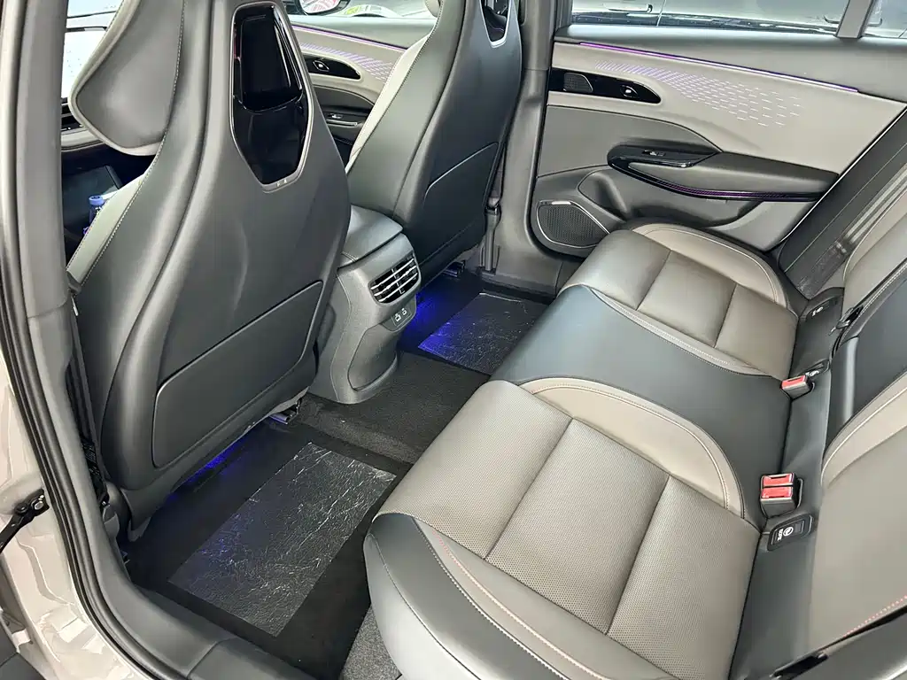 Hongqi Hongqi EH7 — миниатюра 9