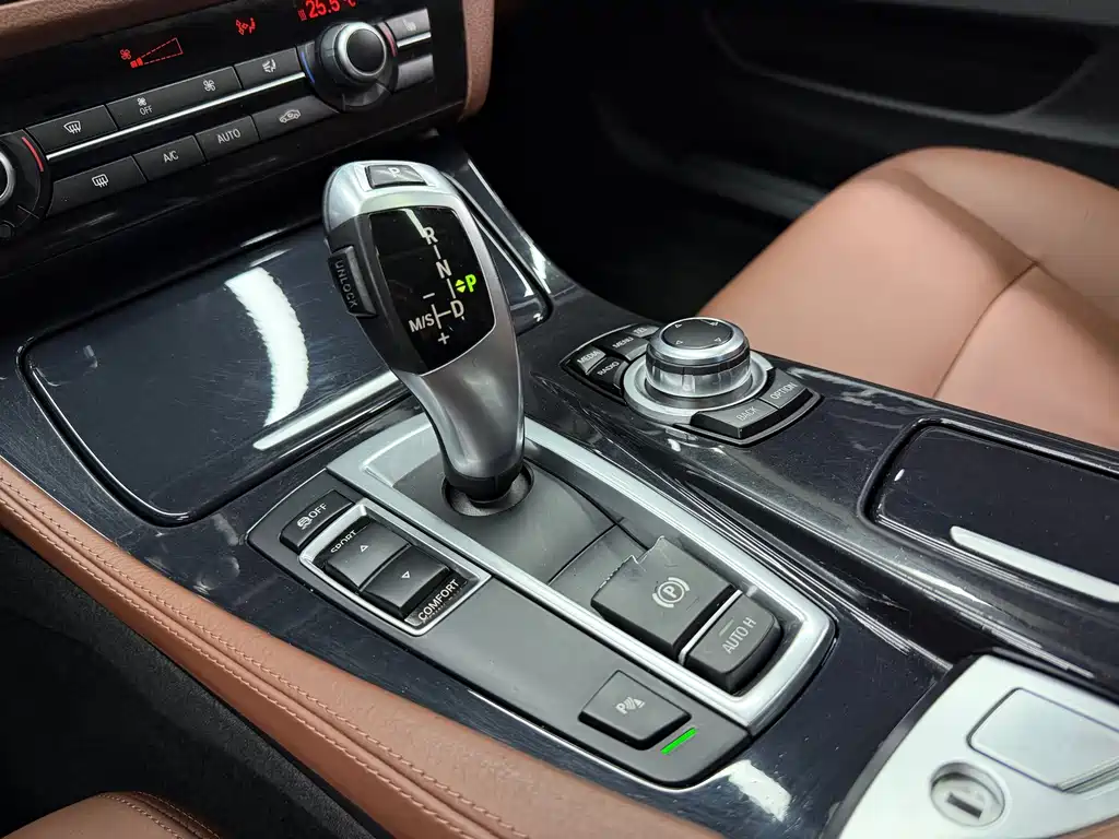 BMW 5 Series — миниатюра 16