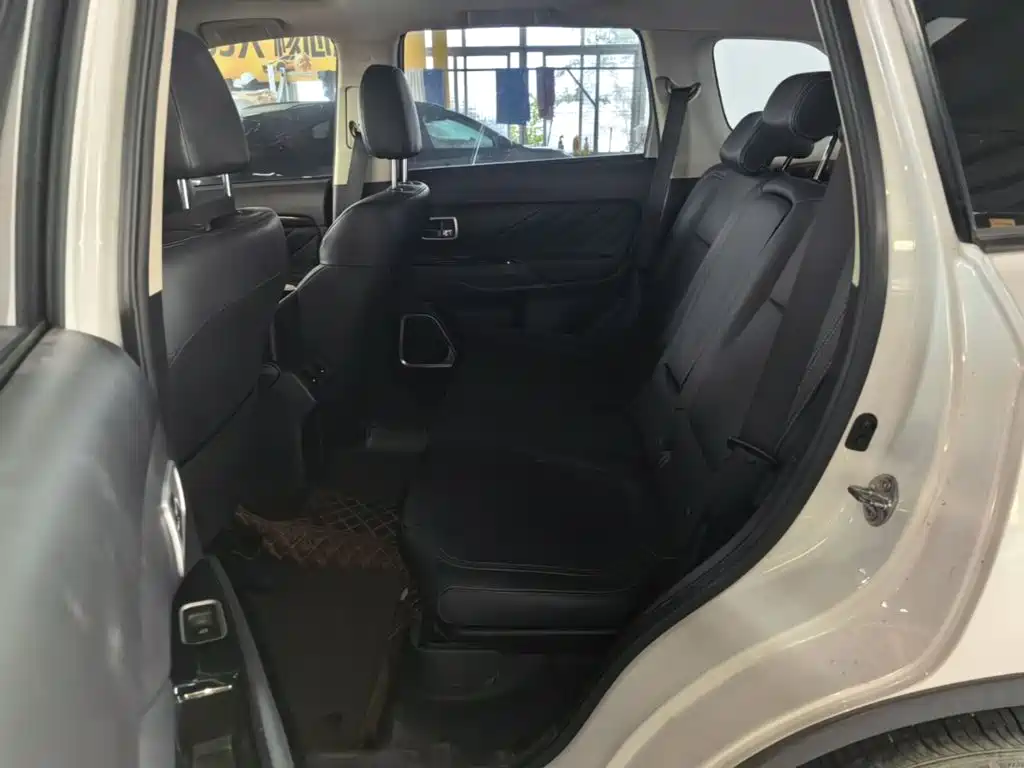 Mitsubishi Outlander — миниатюра 17