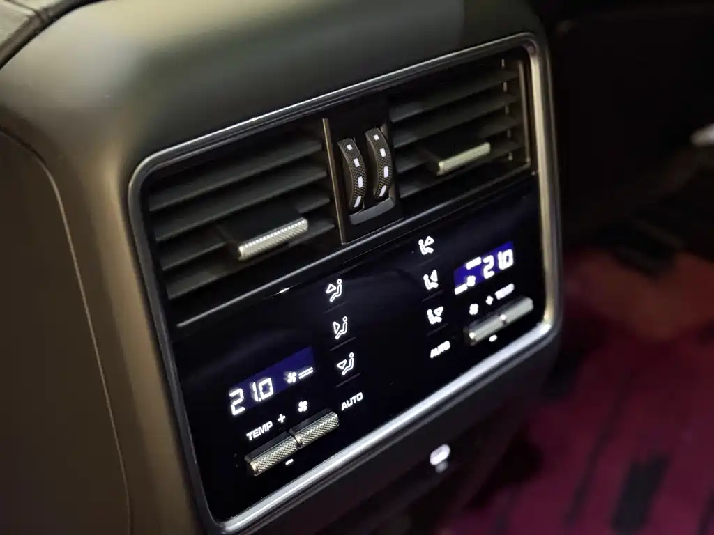 Porsche Cayenne — миниатюра 19