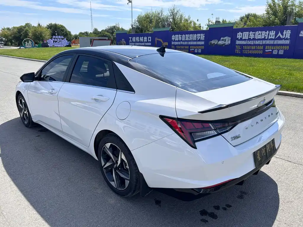Hyundai Elantra — миниатюра 8