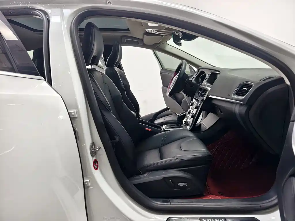 Volvo V40 — миниатюра 14