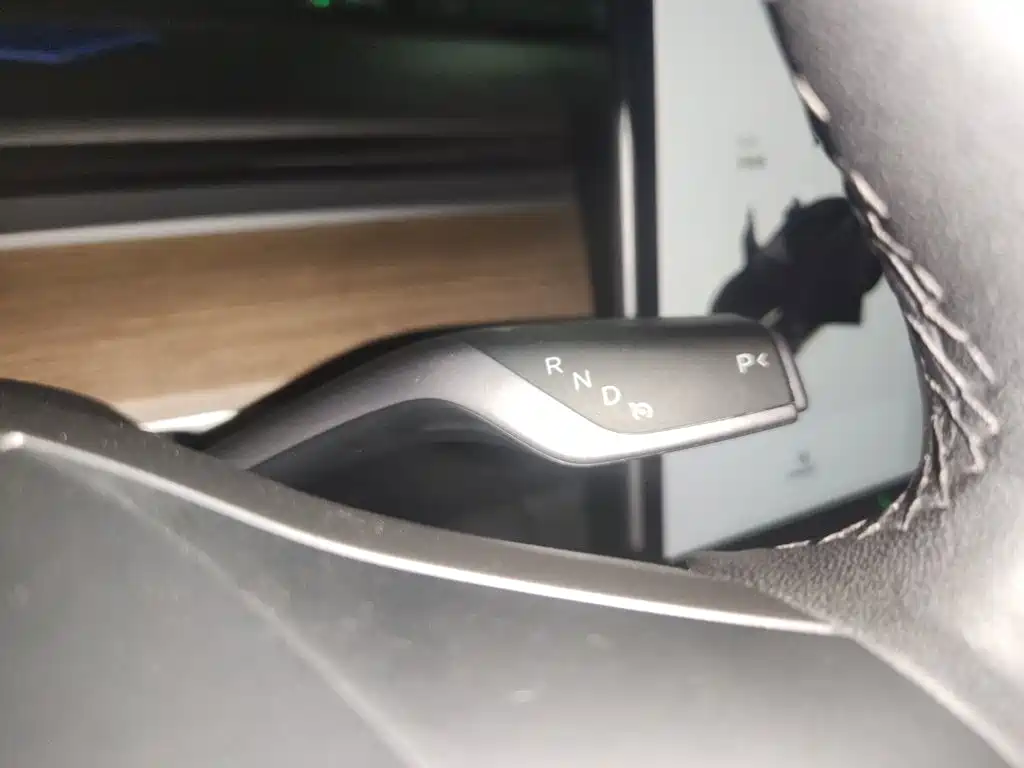 Tesla Model 3 — миниатюра 10