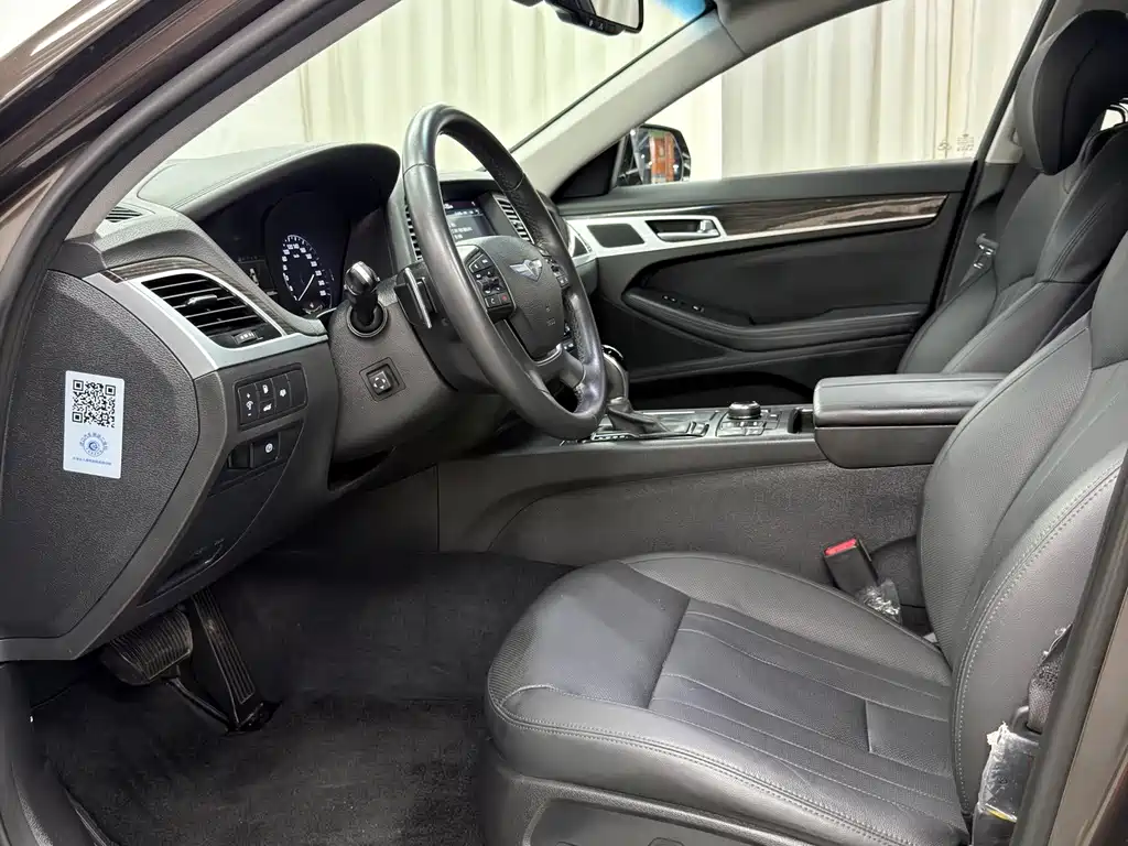 Hyundai Genesis — миниатюра 17