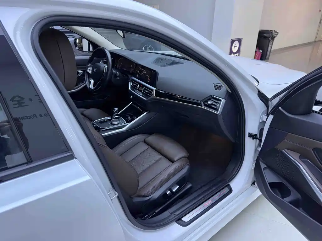 BMW 3 Series — миниатюра 11