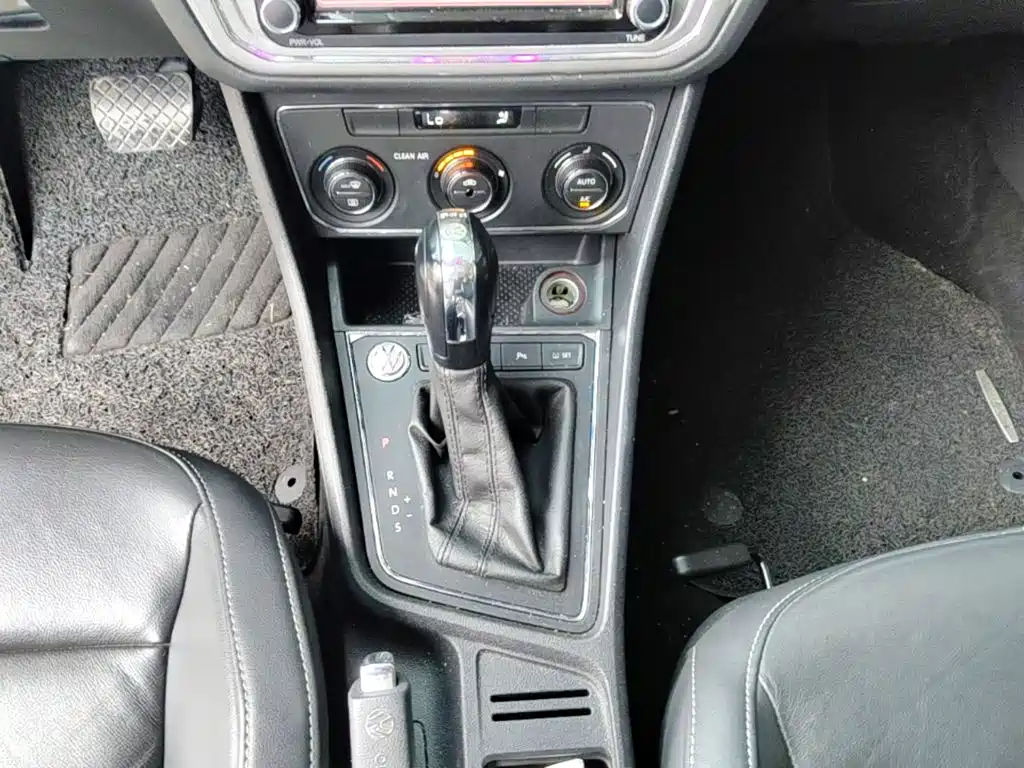 Volkswagen Lavida — миниатюра 14