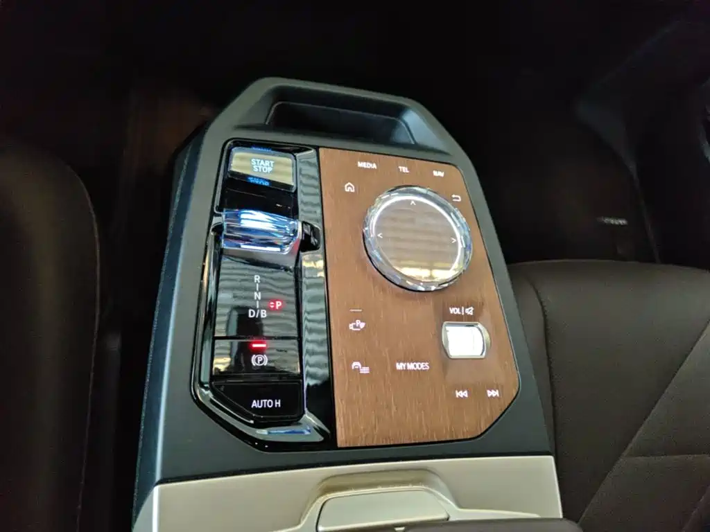 BMW iX — миниатюра 14