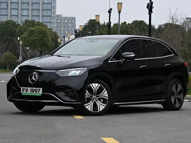 MERCEDES-BENZ EQE SUV 2025
