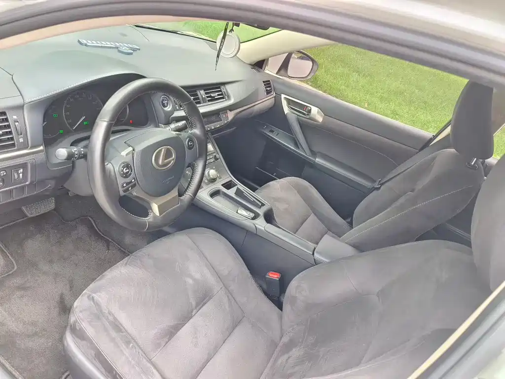 Lexus CT — миниатюра 4