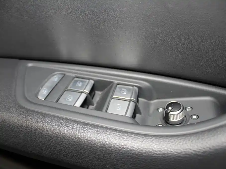 Audi A4L — миниатюра 13