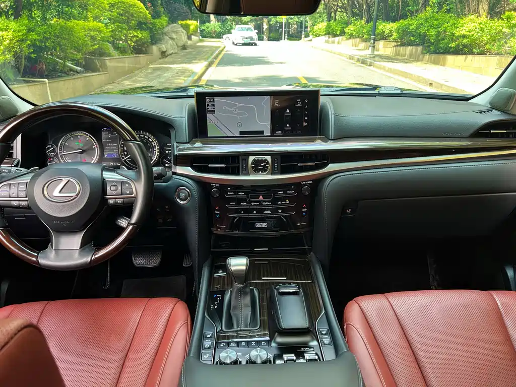 Lexus LX — миниатюра 4