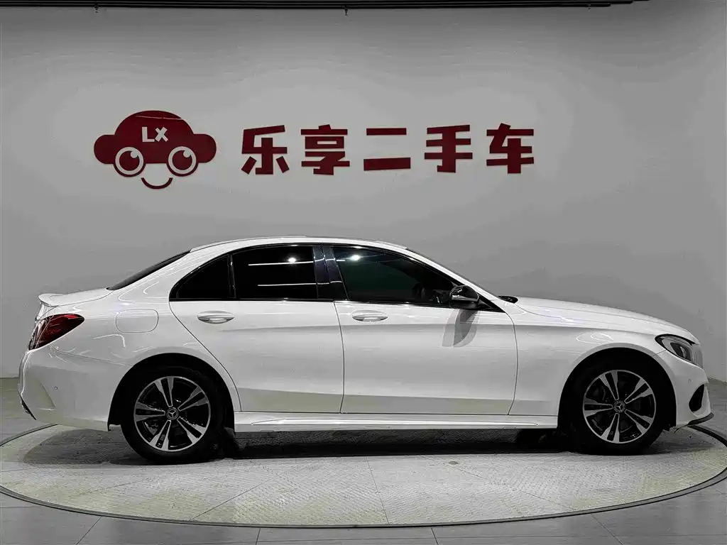 Mercedes-Benz C-Class — миниатюра 6