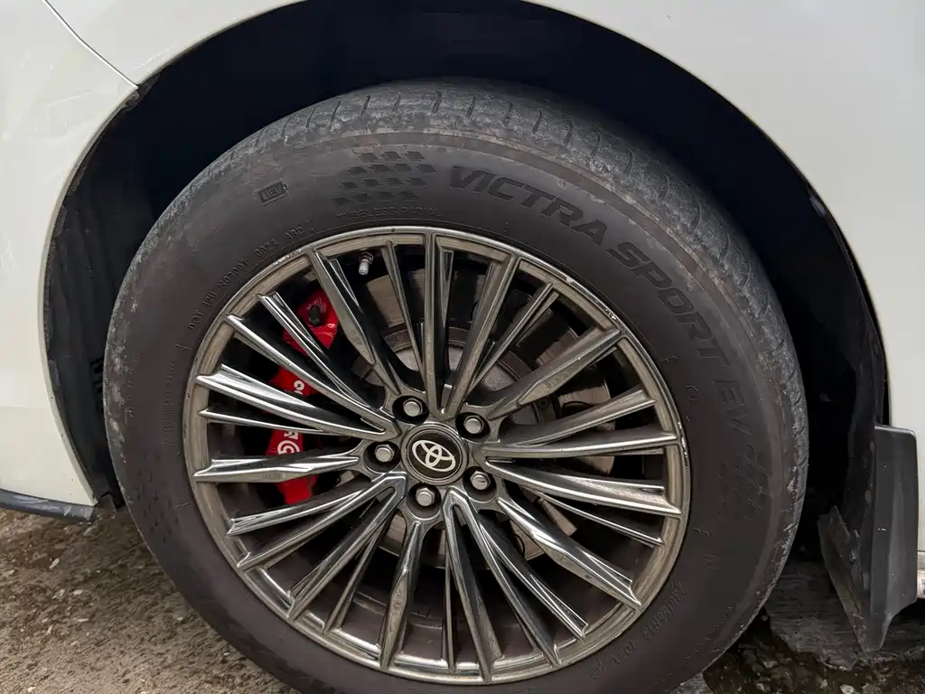 Toyota Sienna — миниатюра 12
