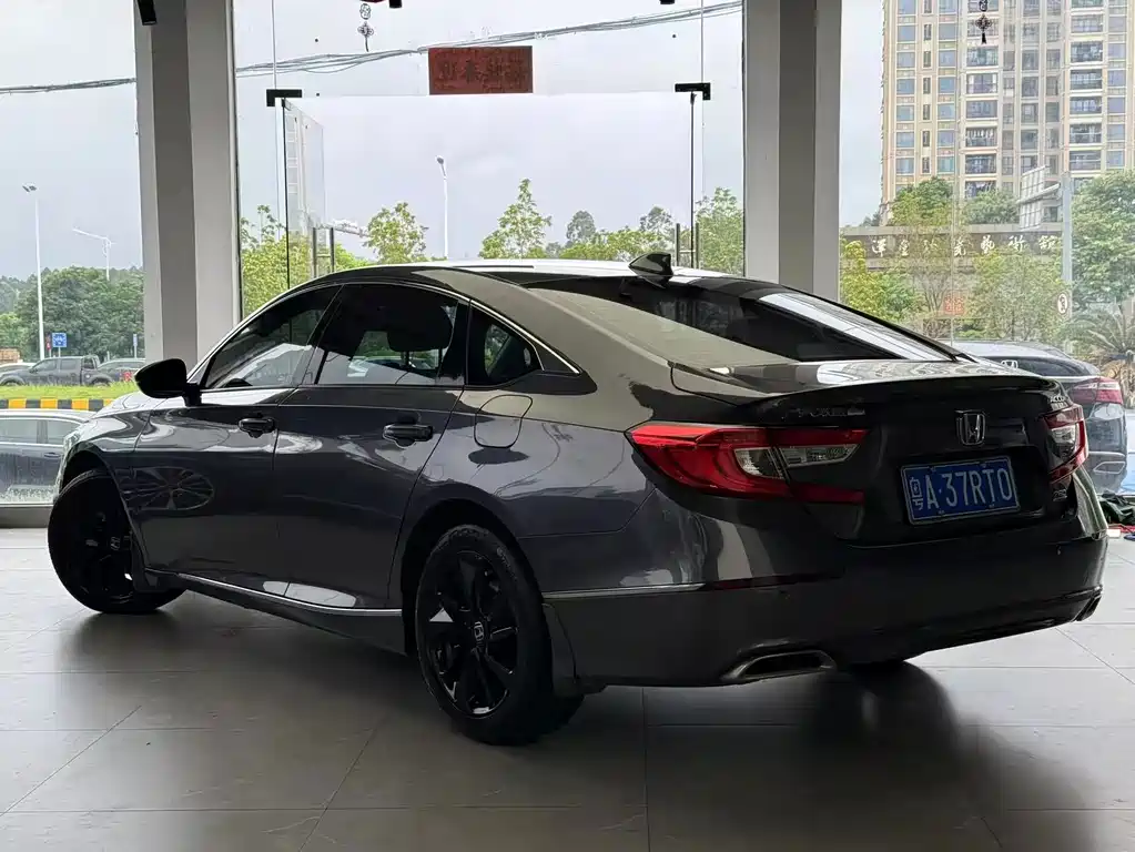 Honda Accord — миниатюра 8