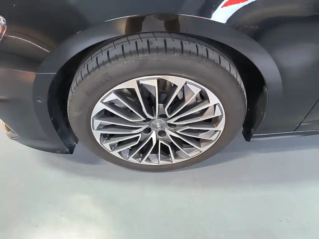 Audi A6L New Energy — миниатюра 23