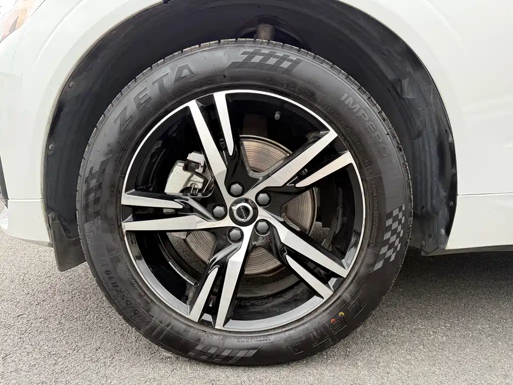 Volvo XC60 2022 B5 Sport