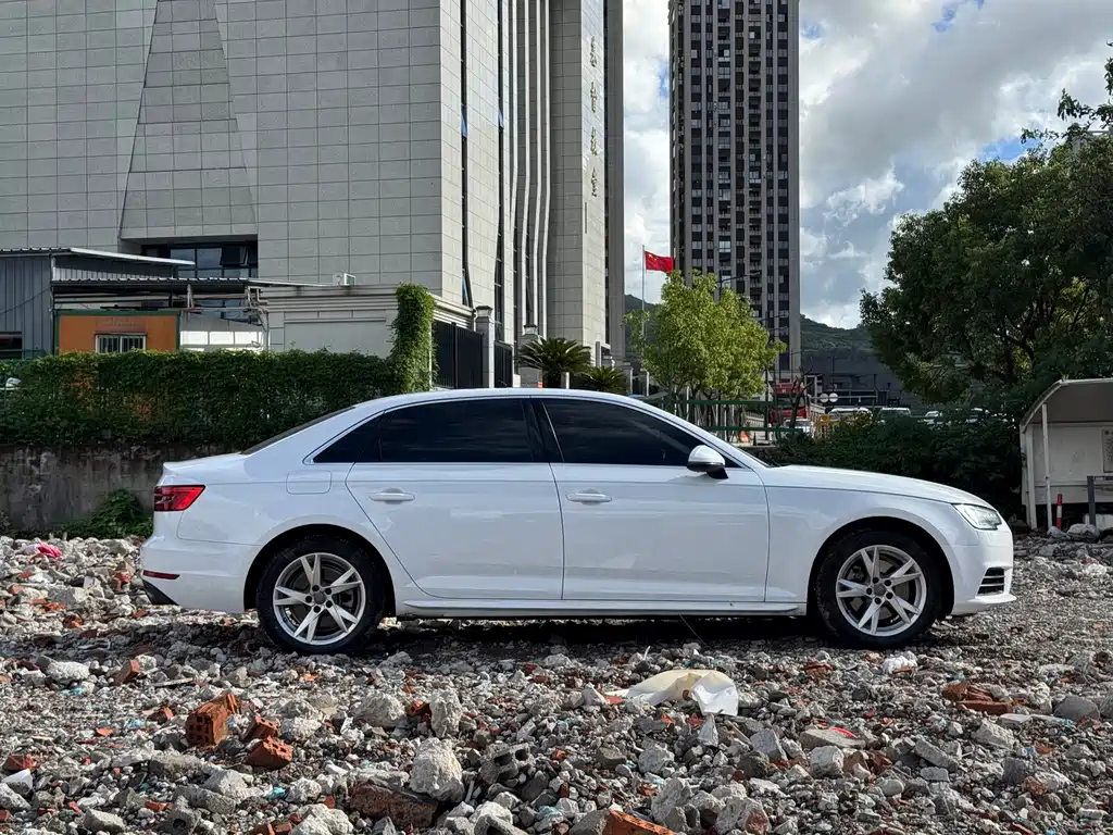 Audi A4L — миниатюра 8