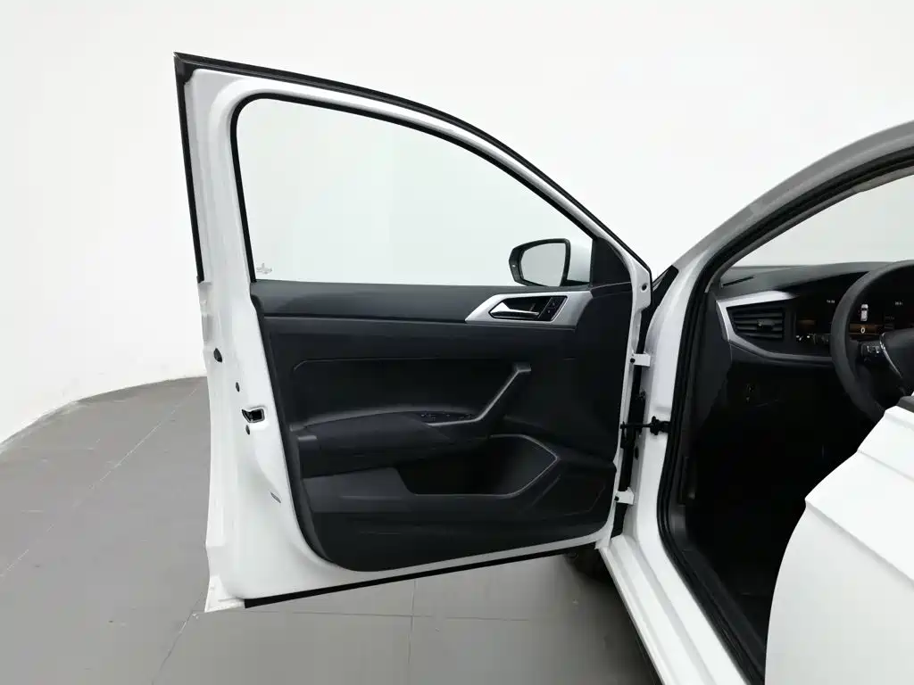 Volkswagen Polo — миниатюра 8