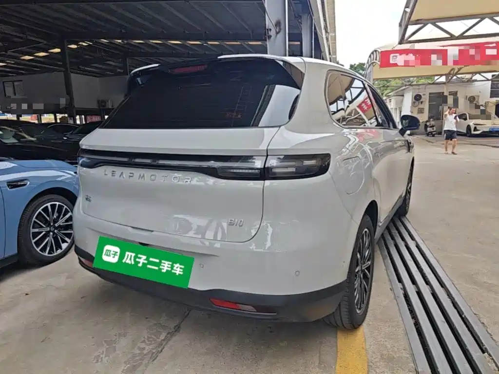 Leapmotor Leapmotor B10 — миниатюра 7