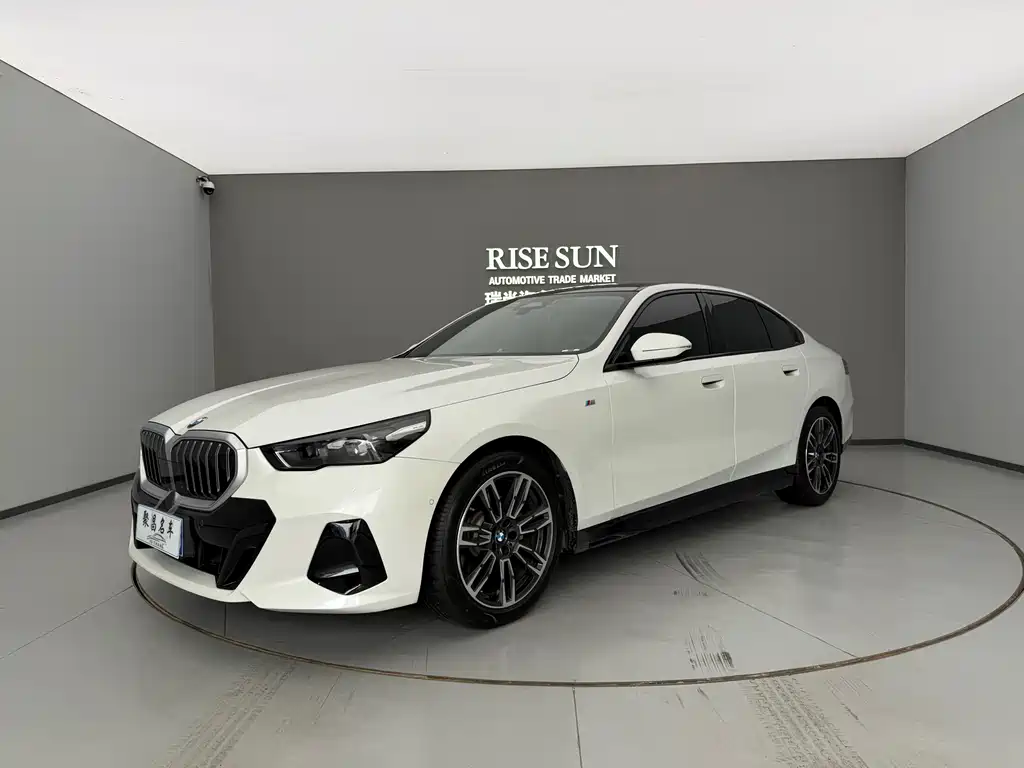 BMW 5 Series (Import) 2024