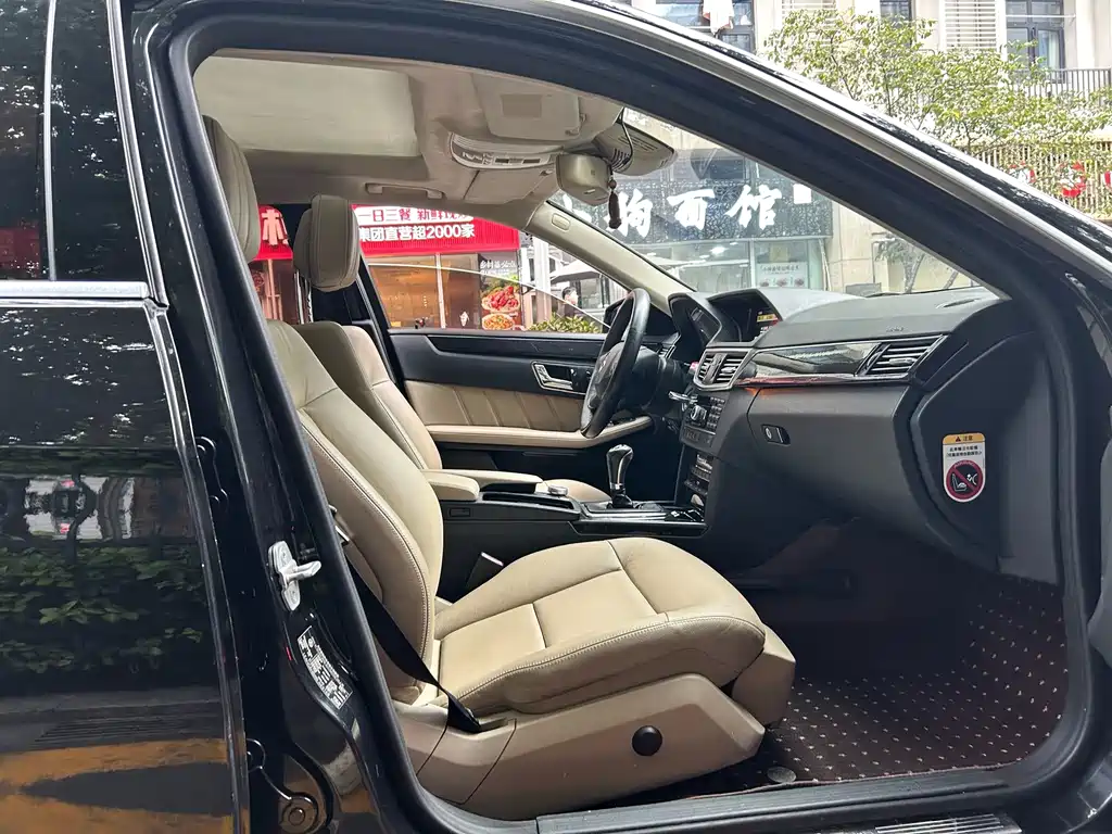 Mercedes-Benz E-Class — миниатюра 7