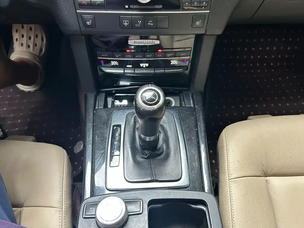Mercedes-Benz E-Class — миниатюра 12