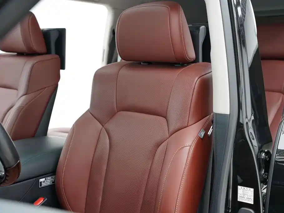 Lexus LX — миниатюра 6