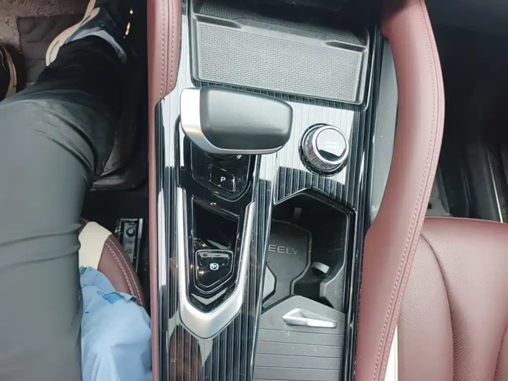 Geely Xingyue L — миниатюра 14