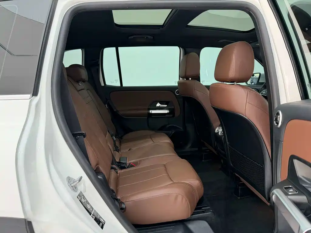 Mercedes-Benz GLB — миниатюра 24