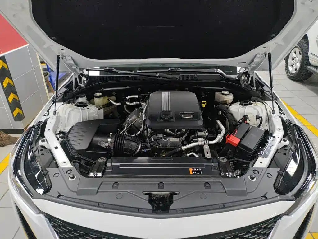 Cadillac CT5 — миниатюра 10