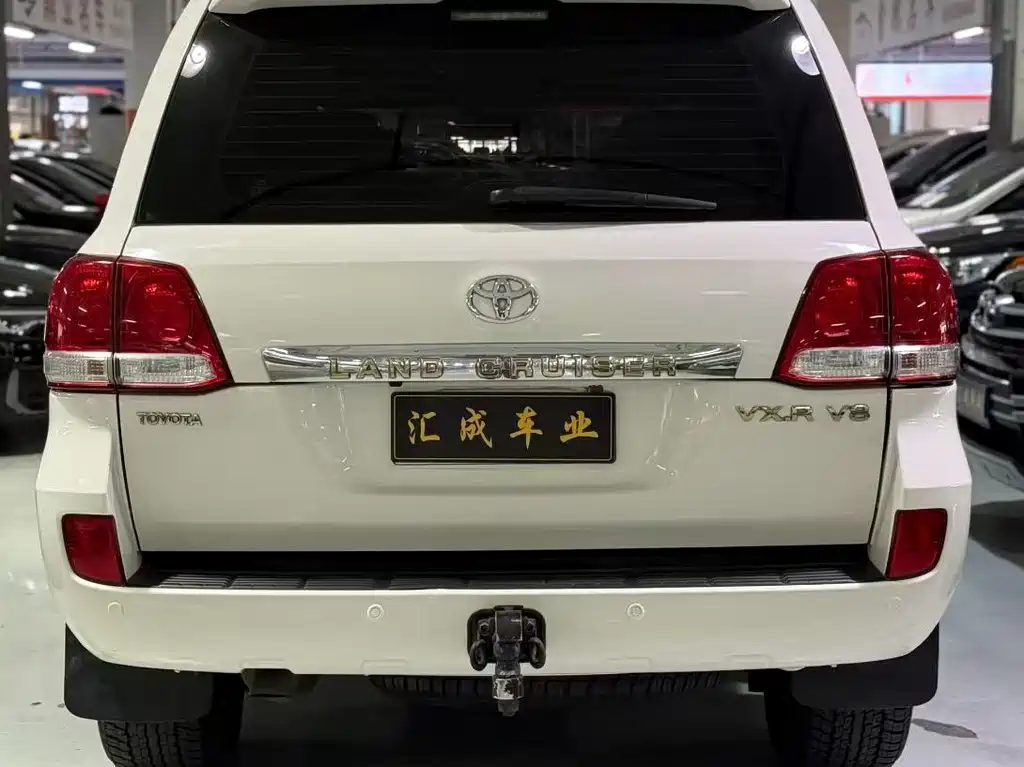 Toyota Land Cruiser 2010 4.7L AT VX