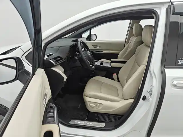 Toyota Sienna — миниатюра 6