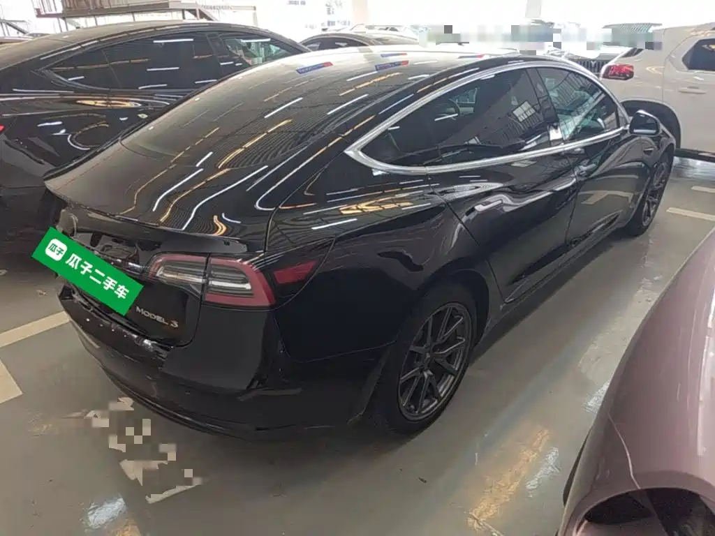 Tesla Model 3 — миниатюра 7
